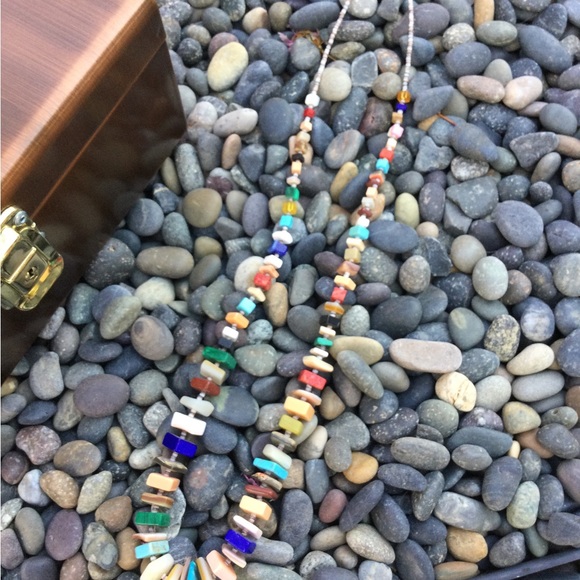 Vintage Native American Multi Stoned / Shell Graduated Necklace and Earrings set - Picture 9 of 11